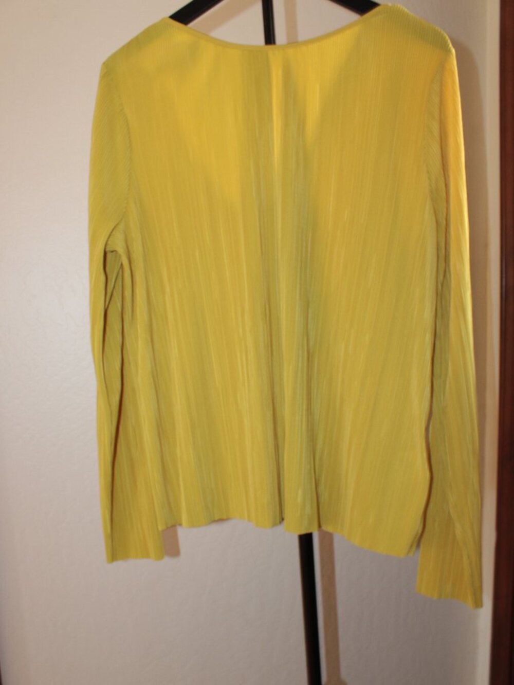 NWT Calvin Klein Chartreuse Pleated High Low V Neck Top XL